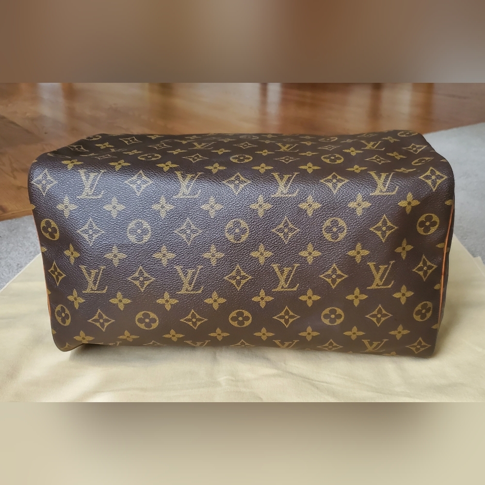 Louis Vuitton Monogram Speedy 35 Handbag - Picture 5 of 16